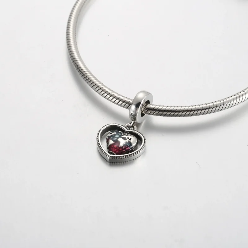 (bilde for) Pandora Familie Snurrende Hjerte Jordklode Hengende Charm - 792240C01 - Vis 4