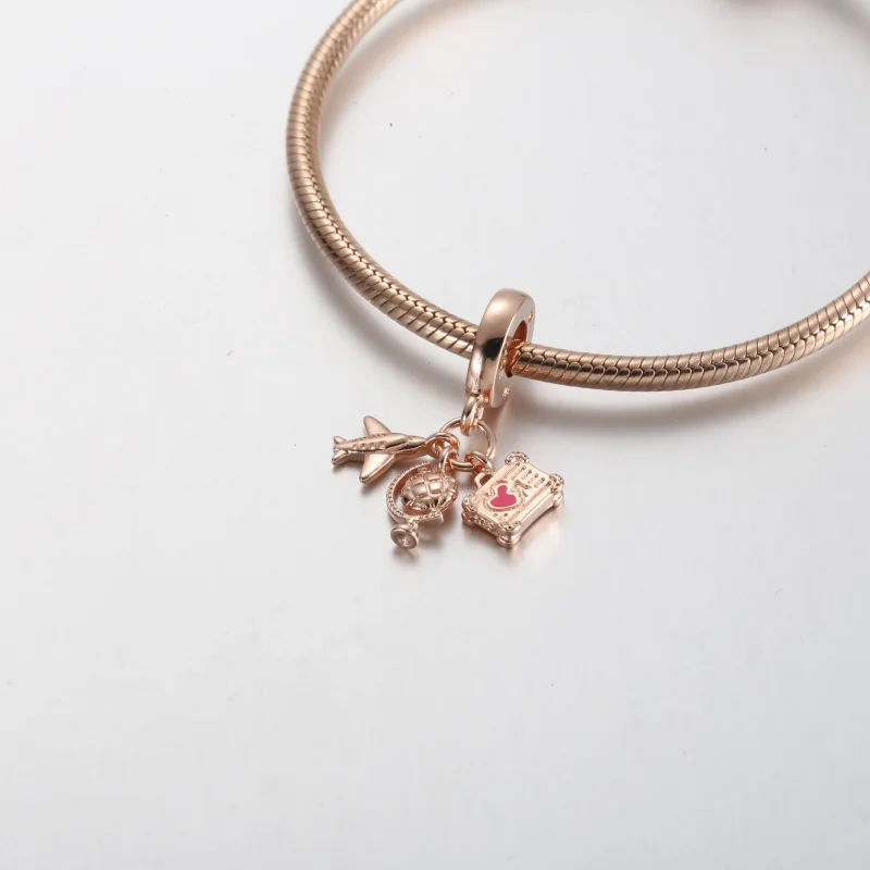 (bilde for) Pandora Fly, Jordklode og Koffert Hengende Charm - 789435C01 - Vis 4
