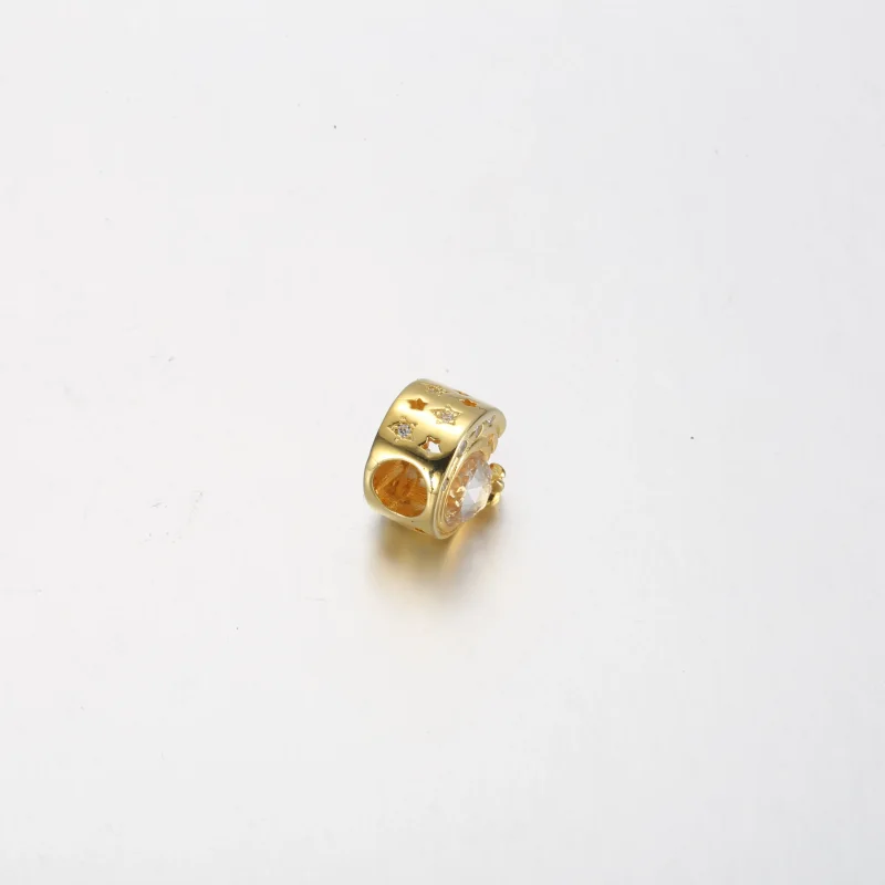 (bilde for) Pandora Funklende Asymmetrisk Stjerneskudd Charm - 762202C01 - Vis 3