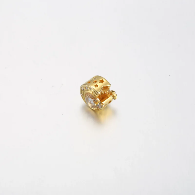 (bilde for) Pandora Funklende Asymmetrisk Stjerneskudd Charm - 762202C01 - Vis 4
