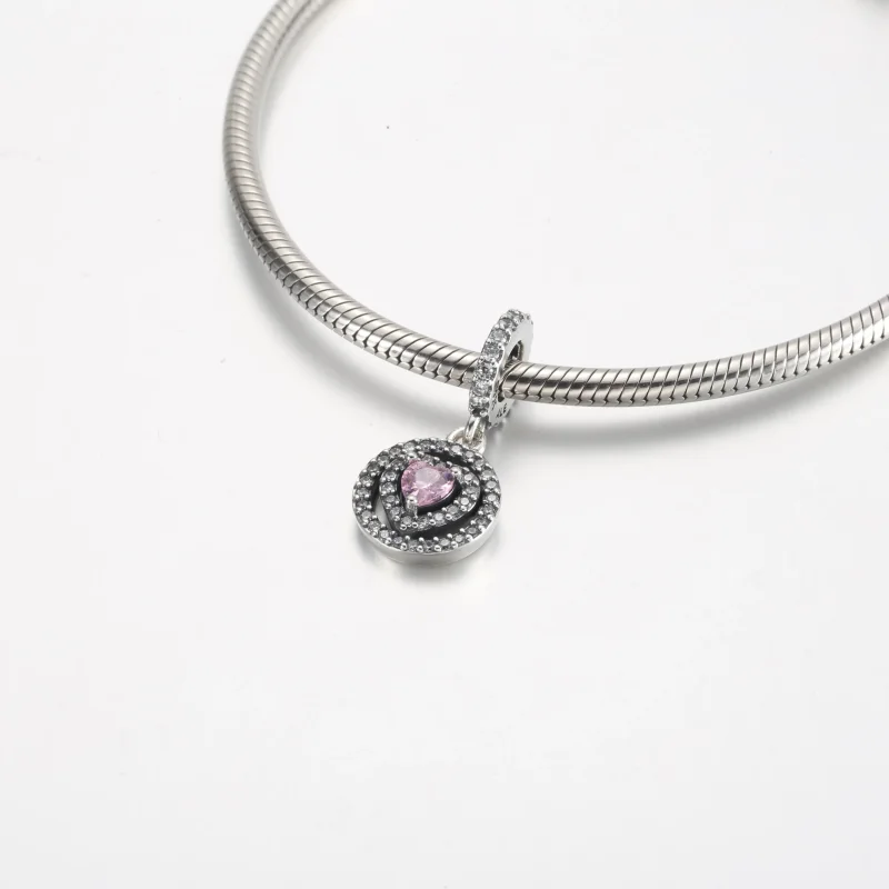 (bilde for) Pandora Funklende Dobbel Halo Hjerte Hengende Charm - 791476C01 - Vis 4