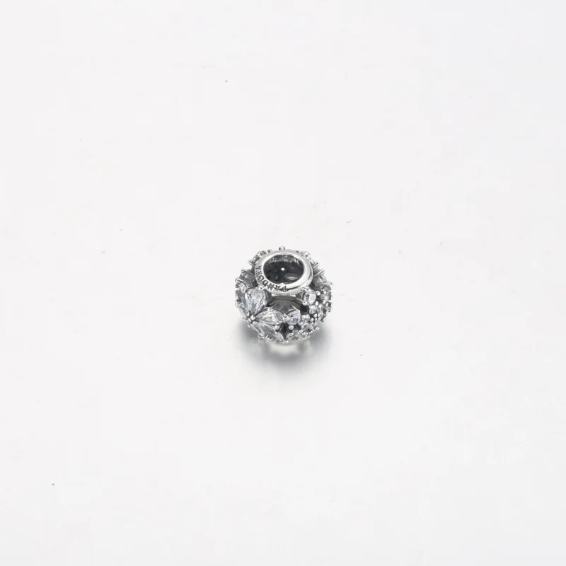 (bilde for) Pandora Funklende Herbarium Klynge Rund Charm - 792383C01 - Vis 3