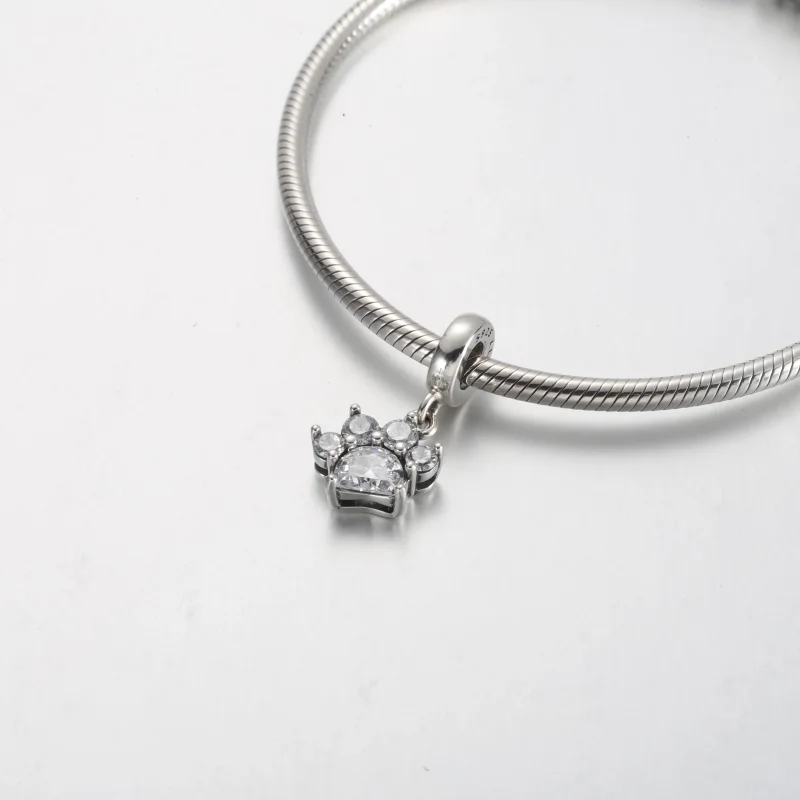(bilde for) Pandora Funklende Kjæledyr Poteavtrykk Hengende Charm - 792247C01 - Vis 4