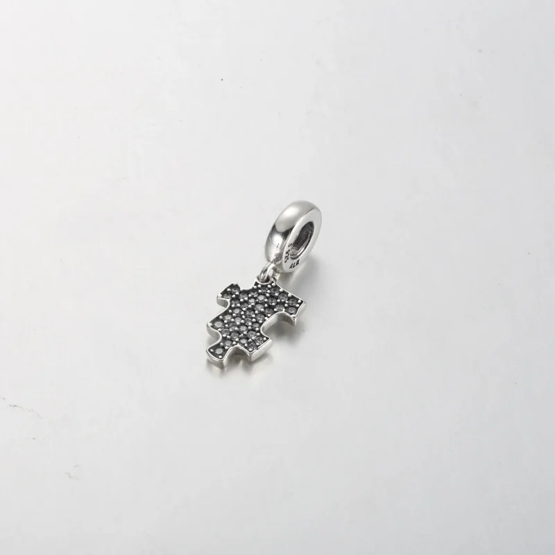 (bilde for) Pandora Funklende Puslesmykke Hengende Charm - 792241C01 - Vis 2
