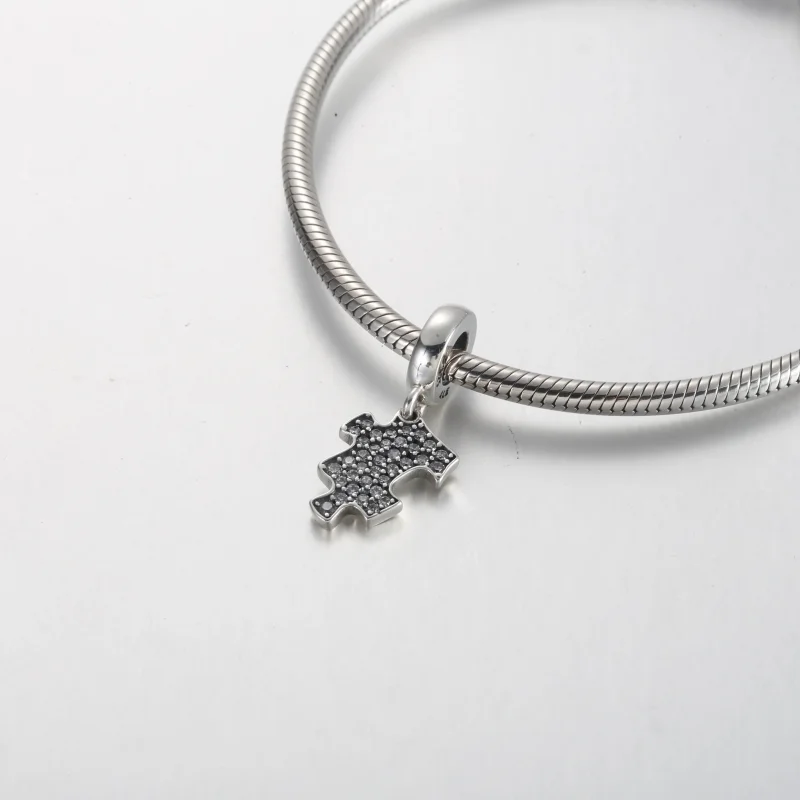 (bilde for) Pandora Funklende Puslesmykke Hengende Charm - 792241C01 - Vis 4