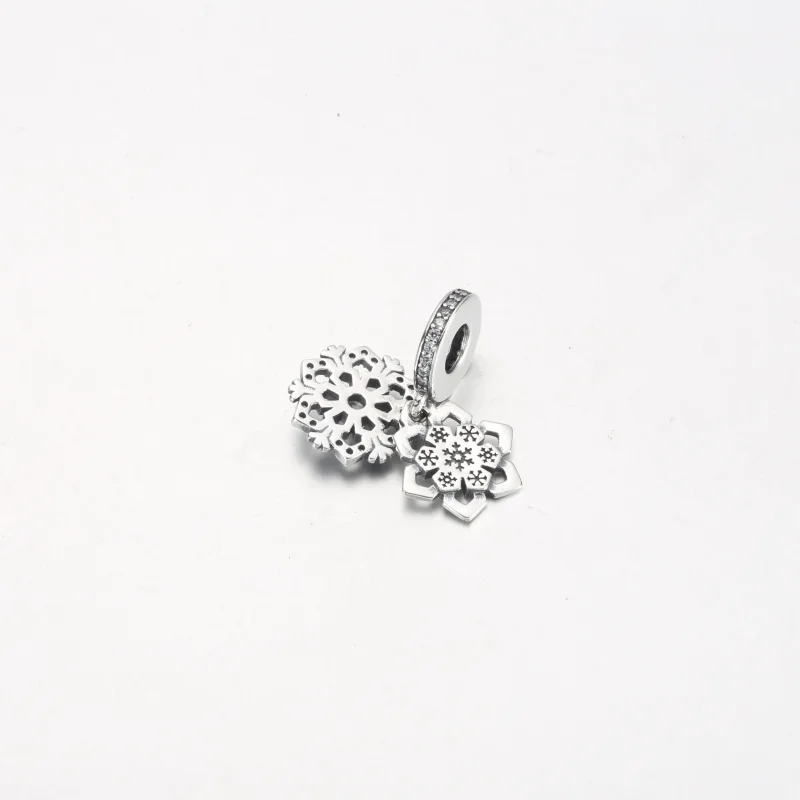 (bilde for) Pandora Funklende Snøfnugg Dobbel Hengende Charm - 792355C01 - Vis 3