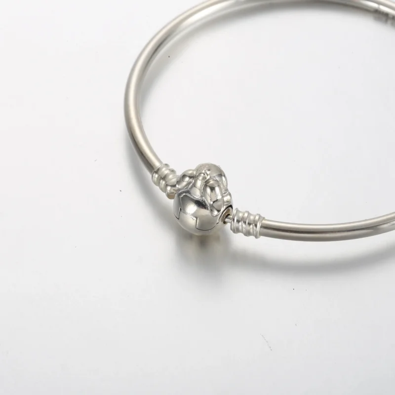 (bilde for) Pandora Moments Disney Stitch Biteklemme Bangle - 591683C01 - Vis 3