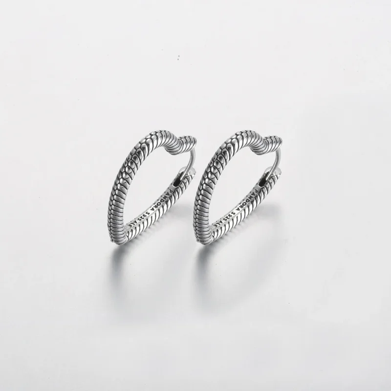 (bilde for) Pandora Moments Hjerte Charm Øreringer - 292236C00 - Vis 2