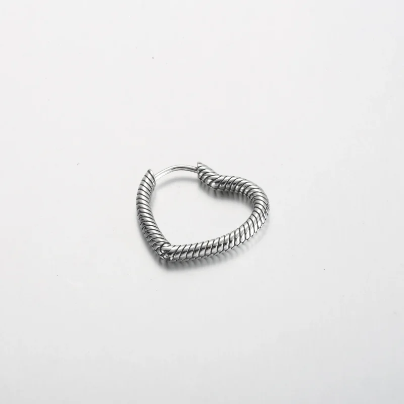 (bilde for) Pandora Moments Hjerte Charm Øreringer - 292236C00 - Vis 6