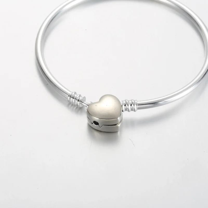 (bilde for) Pandora Moments Sammenflettede Evighet Hjerter Klemme Bangle - 591064C01 - Vis 4