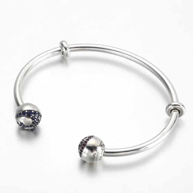 (bilde for) Pandora Moments Star Wars™ Lyse og Mørke Side Logo Åpent Bangle - 591139C01 - Vis 2