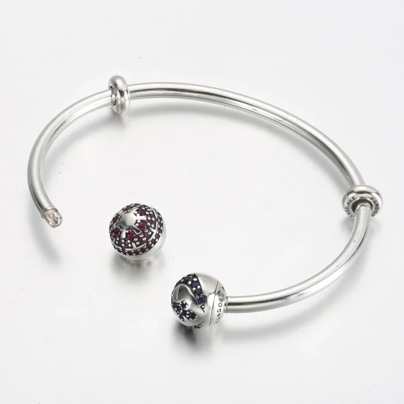 (bilde for) Pandora Moments Star Wars™ Lyse og Mørke Side Logo Åpent Bangle - 591139C01 - Vis 4