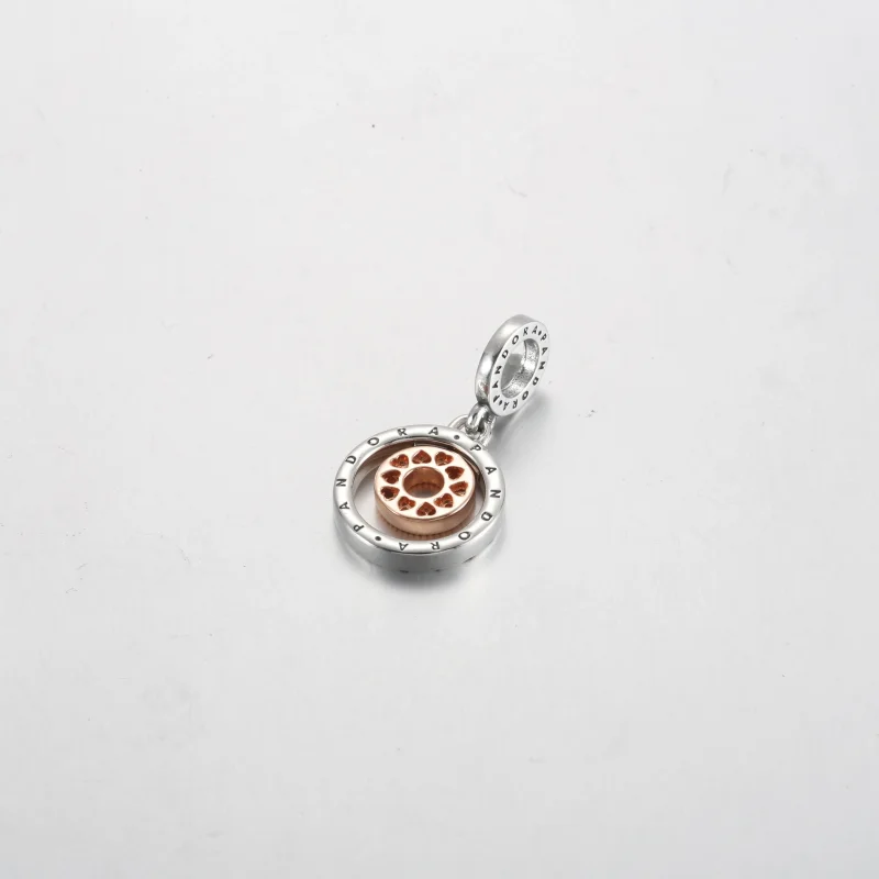 (bilde for) Pandora Moments Tofarget Logo Sirkler Hengende Charm - 782287C01 - Vis 3