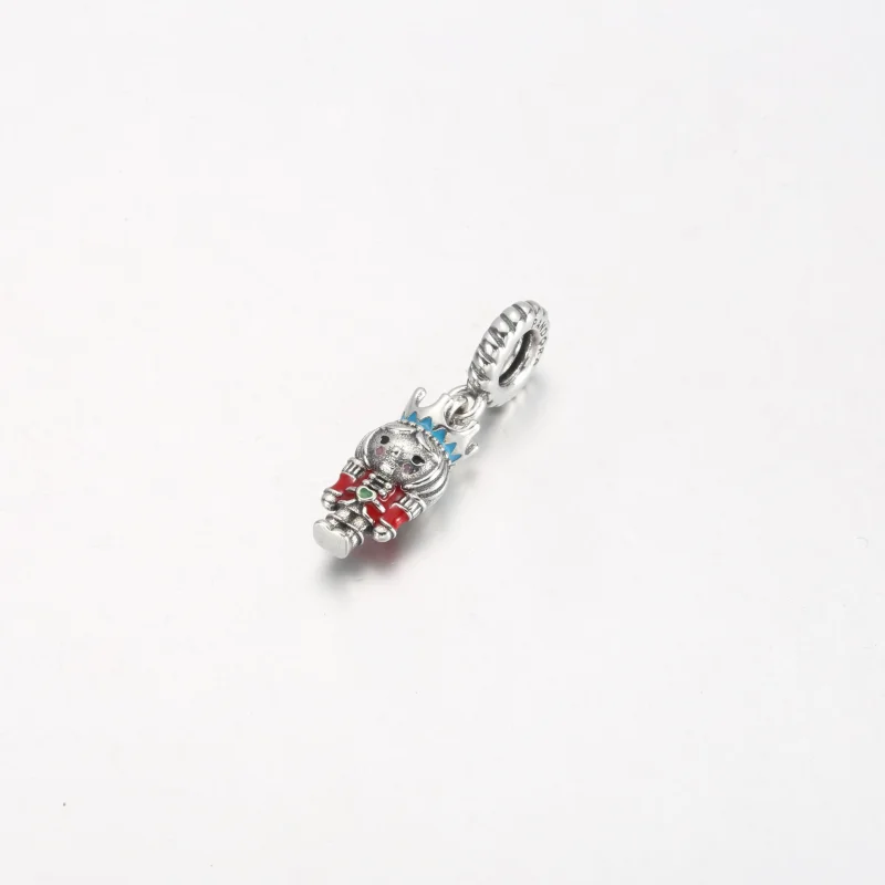 (bilde for) Pandora Nøtteknekker 2022 Hengende Charm - 792331C01 - Vis 2
