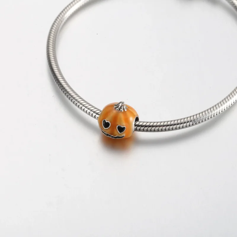 (bilde for) Pandora Selvlysende Skummelt Gresskar Charm - 792291C01 - Vis 5