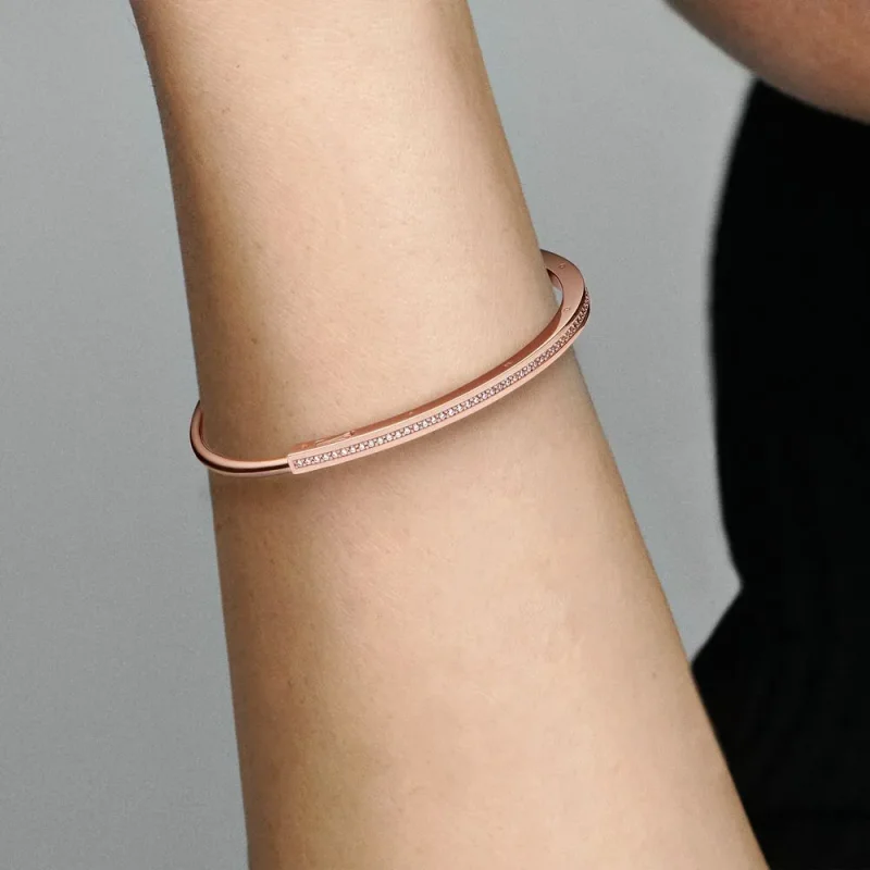 (bilde for) Pandora Signature I-D Pavé Bangle - 582313C01 - Vis 7
