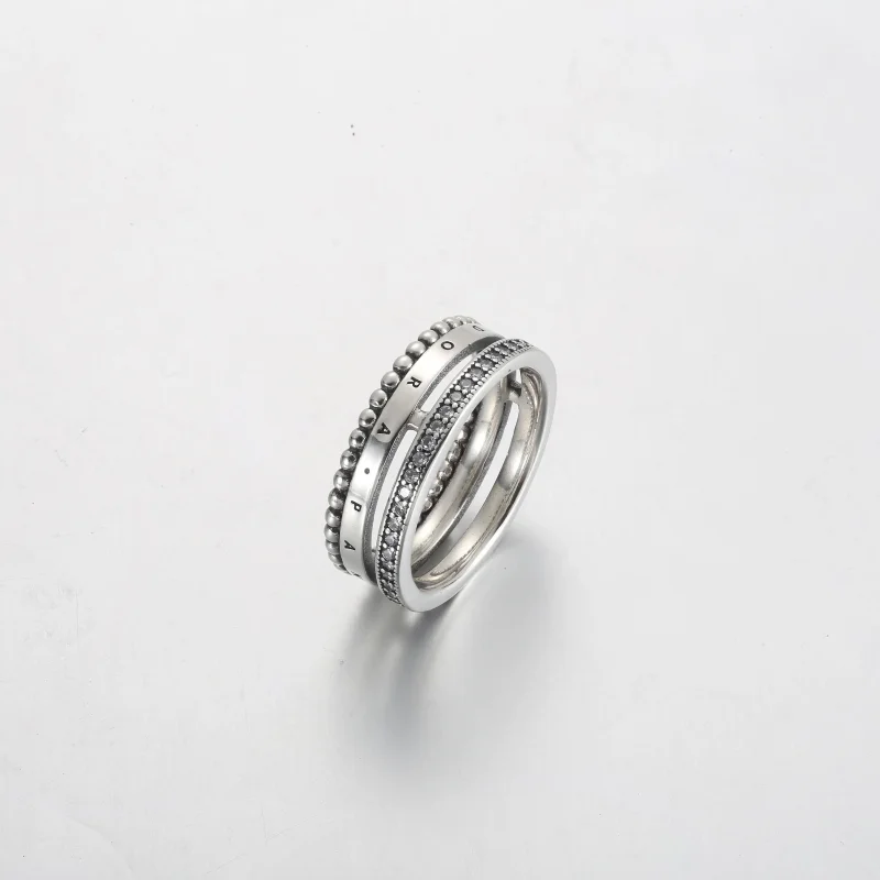 (bilde for) Pandora Signature Logo Pavé og Sølvkuler Ring - 192312C01 - Vis 2