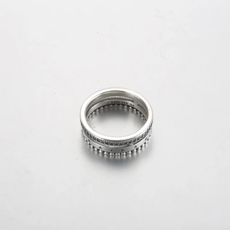 (bilde for) Pandora Signature Logo Pavé og Sølvkuler Ring - 192312C01 - Vis 3