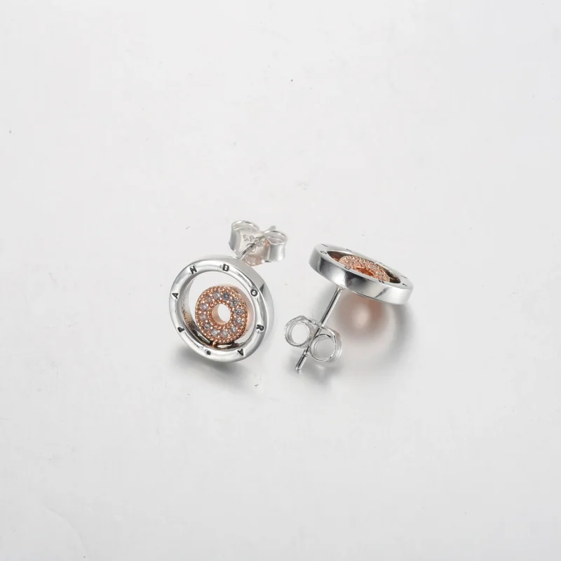 (bilde for) Pandora Signature Tofargede Logo Sirkler Øredobber - 282314C01 - Vis 4