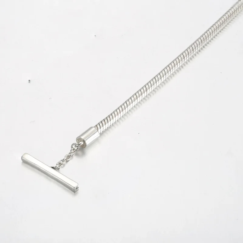 (bilde for) Pandora Signature Tofarget Logo T-Bar Slangekjedearmbånd - 582309C00 - Vis 5