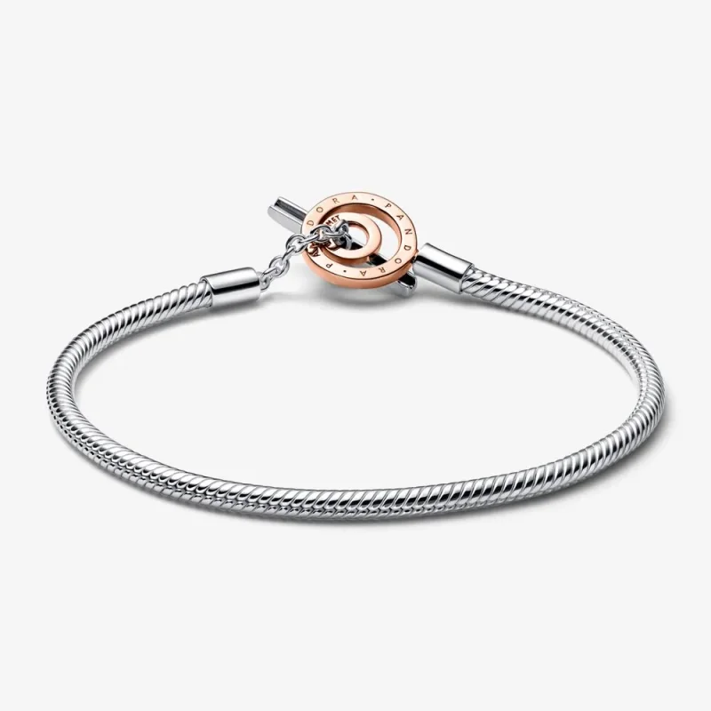 (bilde for) Pandora Signature Tofarget Logo T-Bar Slangekjedearmbånd - 582309C00 - Vis 6