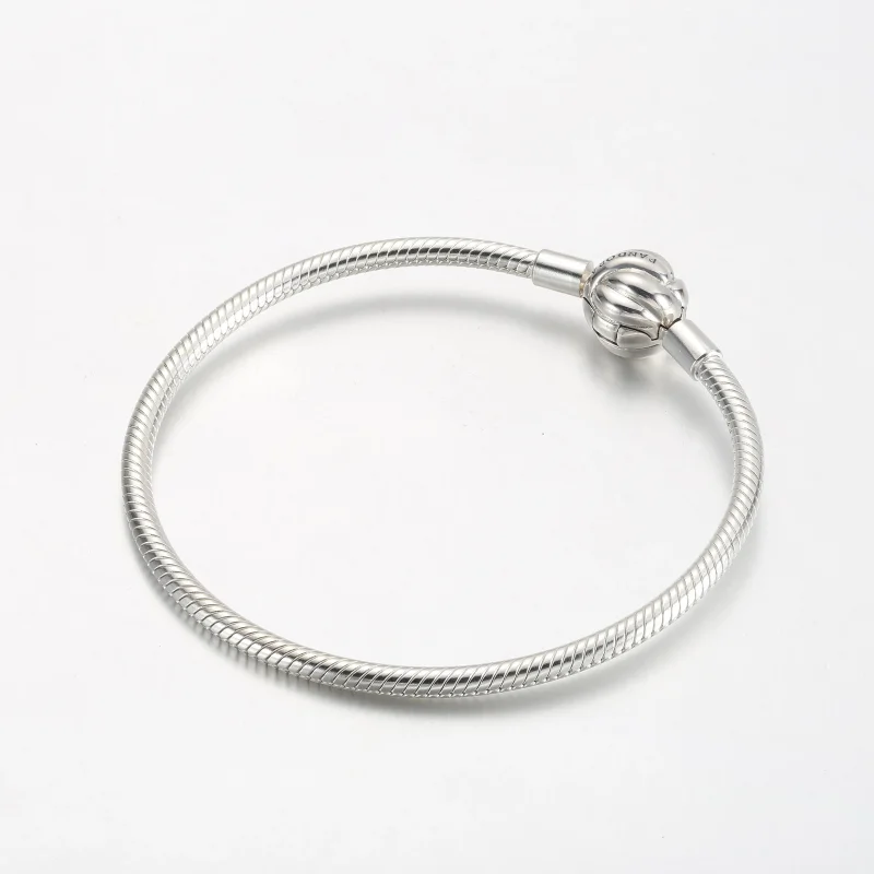 (bilde for) Pandora Snake chain sterling silver bracelet with love knot clasp - 592422C00 - Vis 2