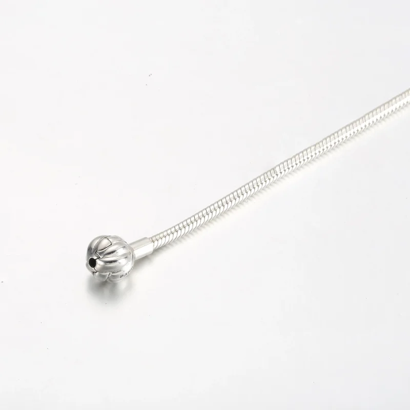 (bilde for) Pandora Snake chain sterling silver bracelet with love knot clasp - 592422C00 - Vis 4