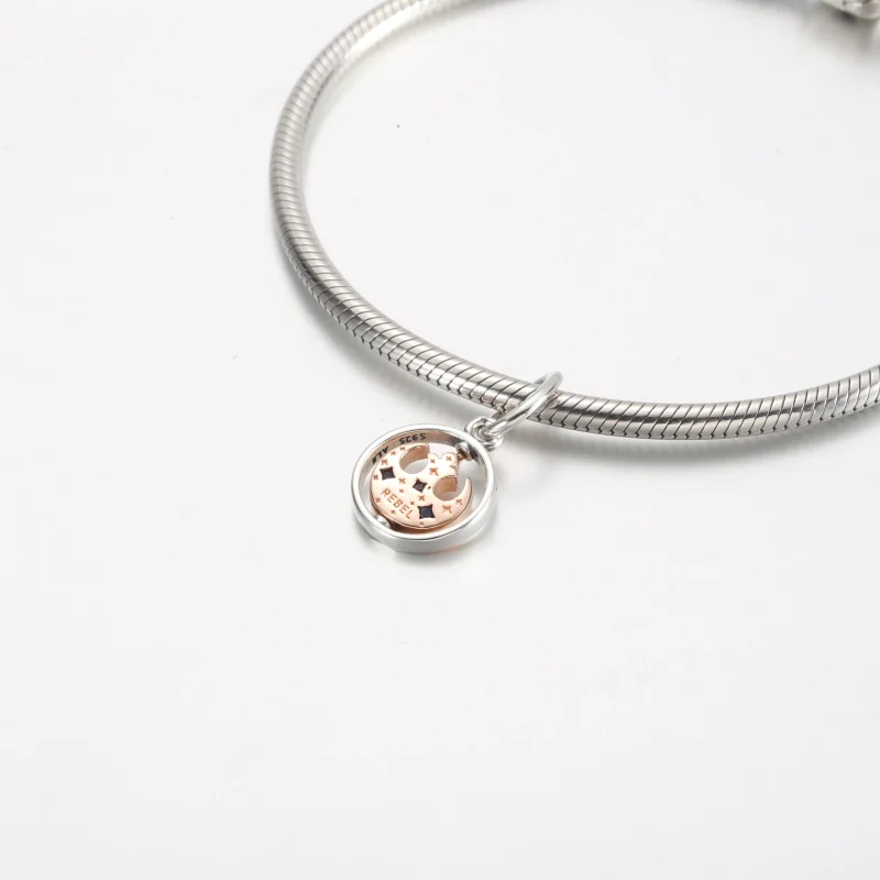 (bilde for) Pandora Star Wars™ Rebel Alliance™ Symbol Snurrende Anheng - 380789C01 - Vis 4