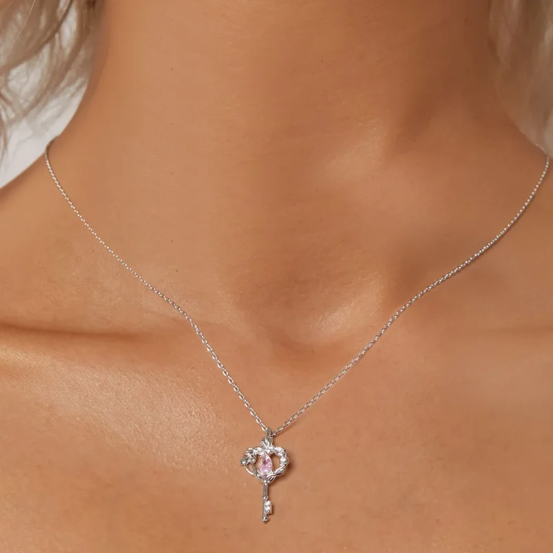 (bilde for) PANDORA Style Butterfly Vine Heart Key Halskjede - SCN518 - Vis 5