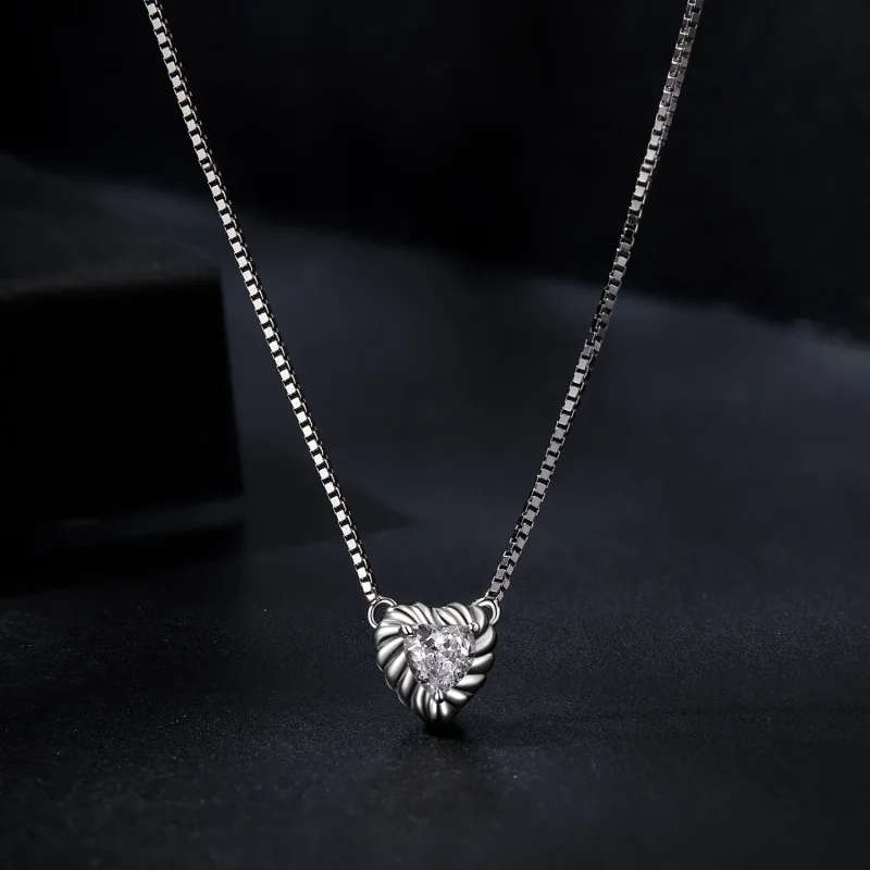 (bilde for) PANDORA Style utsøkt hjerteformet moissanite kragebein halskjede (ett sertifikat - Vis 3