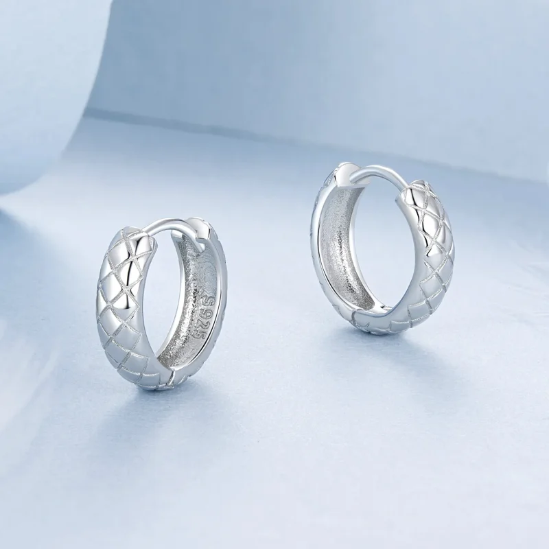 (bilde for) Øredobber med diamantmønster i PANDORA-stil - BSE983 - Vis 3