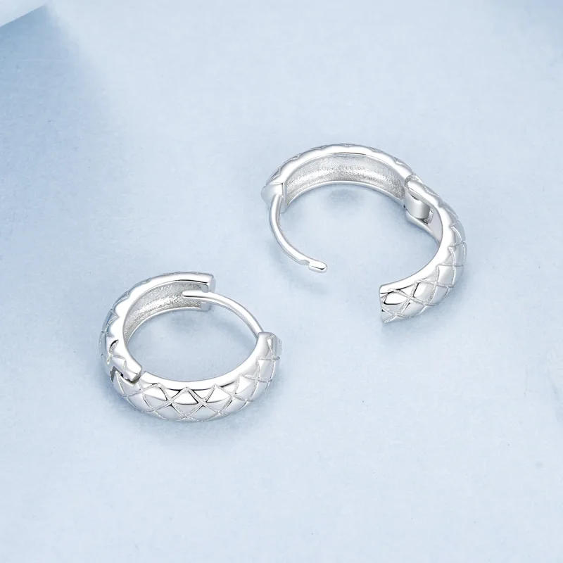(bilde for) Øredobber med diamantmønster i PANDORA-stil - BSE983 - Vis 4