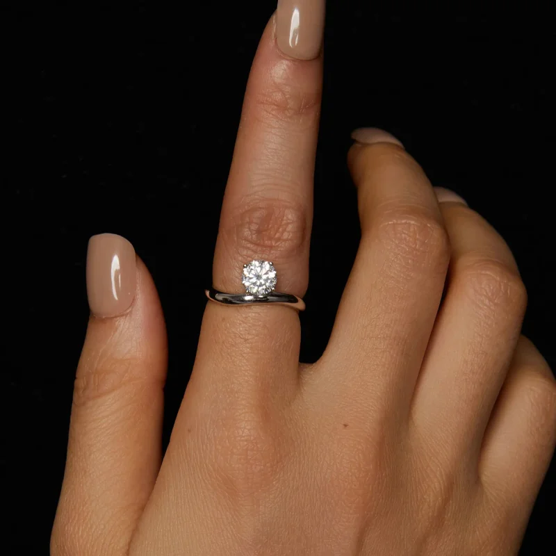 (bilde for) PANDORA Style Enkel 1 karat Moissanite ring (med ett sertifikat) - MSR050 - Vis 4