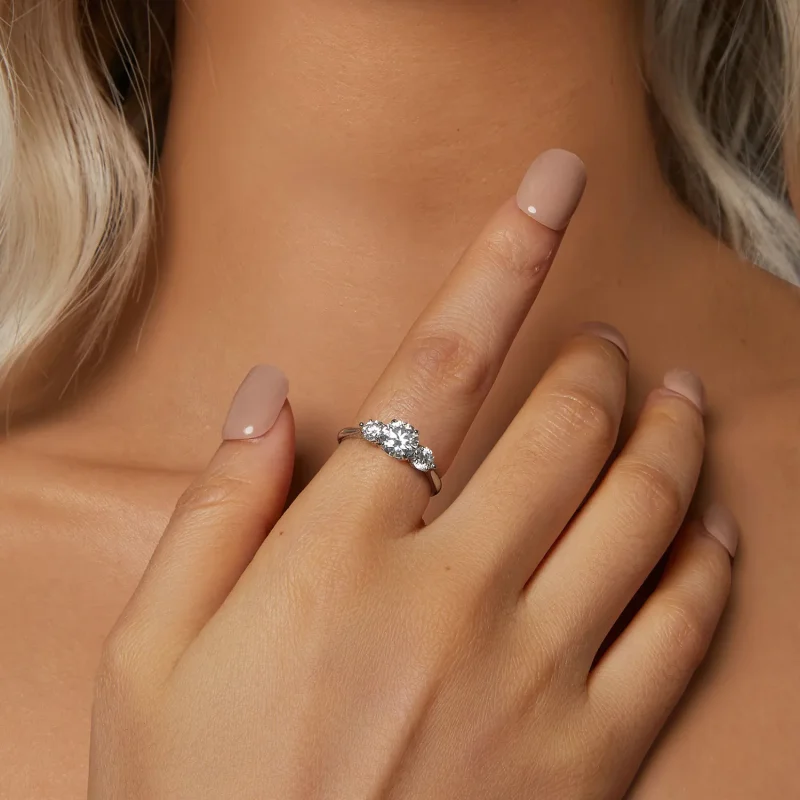 (bilde for) PANDORA Style Romantic 1kt Moissanite ring (med ett sertifikat) - MSR051-E - Vis 5