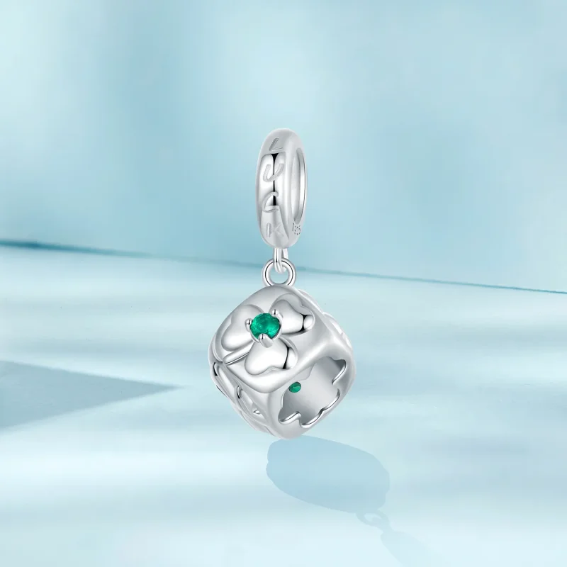 (bilde for) PANDORA Style firkløver terninganheng - SCC2839 - Vis 2