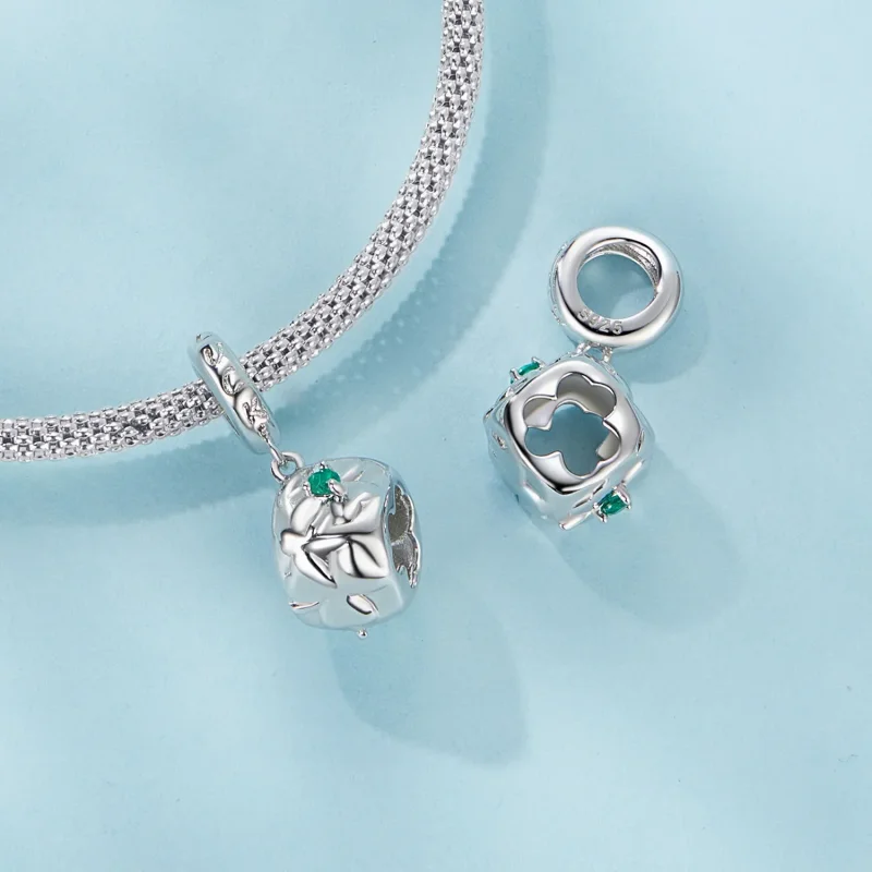 (bilde for) PANDORA Style firkløver terninganheng - SCC2839 - Vis 5