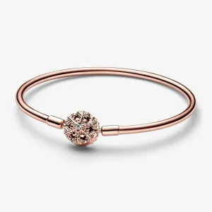 (bilde for) Pandora Moments Funklende Snøfnuggklemme Bangle - 582338C01
