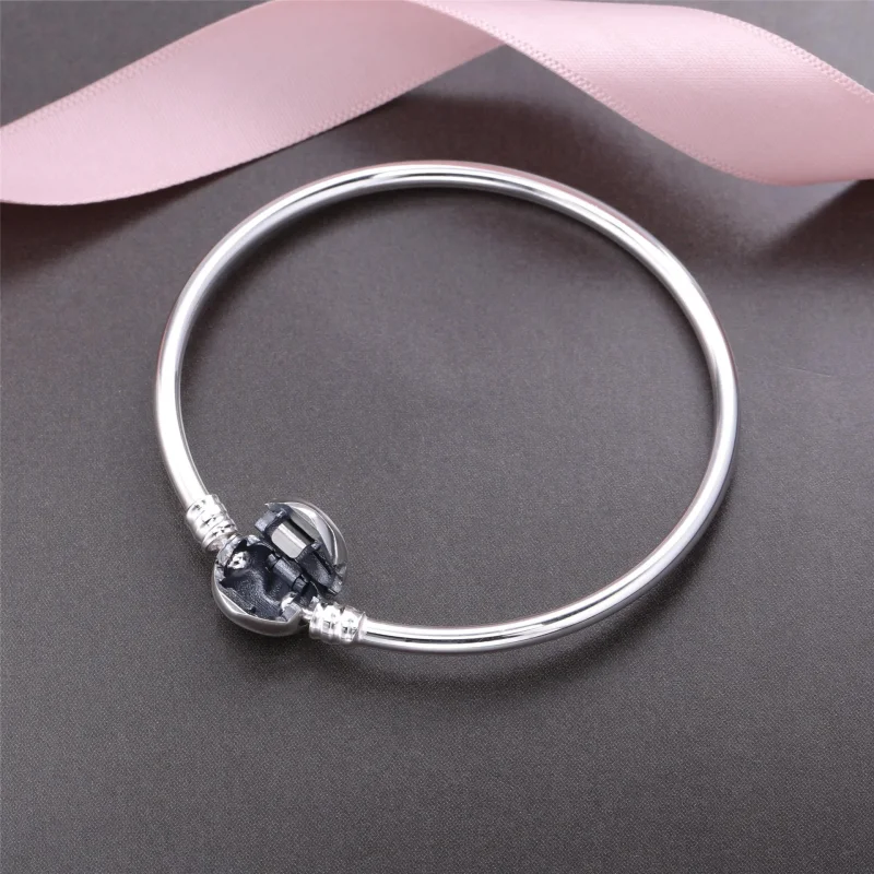 (bilde for) Pandora Moments Silver Bangle, Logo Heart Clasp - 596268 - Vis 2