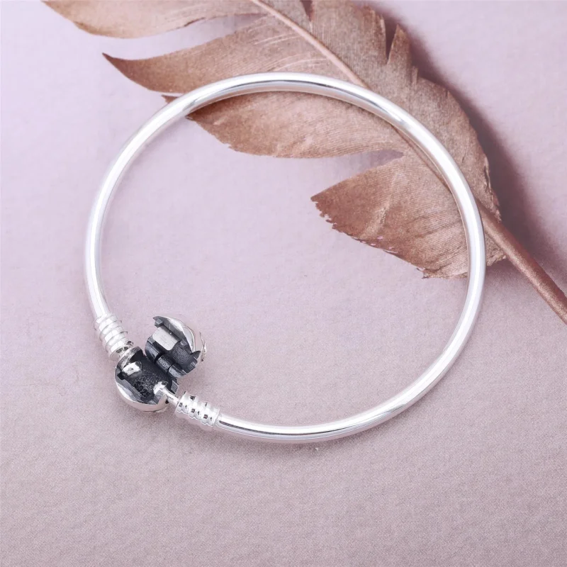 (bilde for) Pandora Moments sølvbangle, delikat sløyfe - 590724CZ - Vis 2