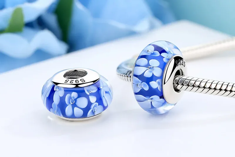 (bilde for) Pandora Style Blå Murano Glass Hvite Blomster Charm - SCZ006 - Vis 8