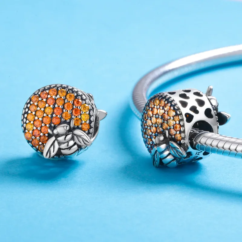 (bilde for) Pandora Style Silver Bee House Charm - SCC654 - Vis 5