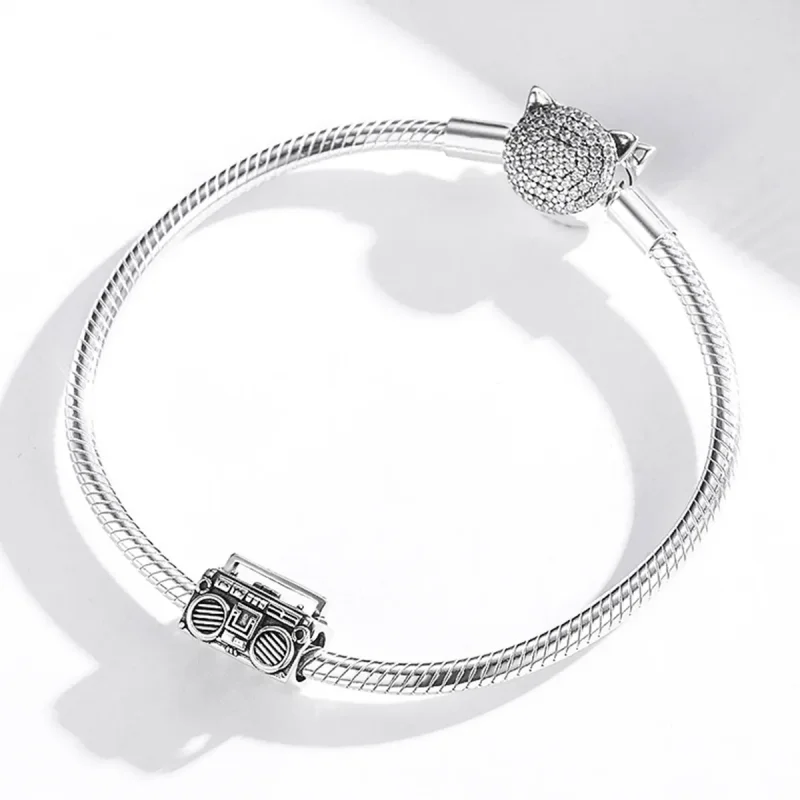 (bilde for) Pandora Style Silver Vintage Radio Charm - SCC1873 - Vis 3