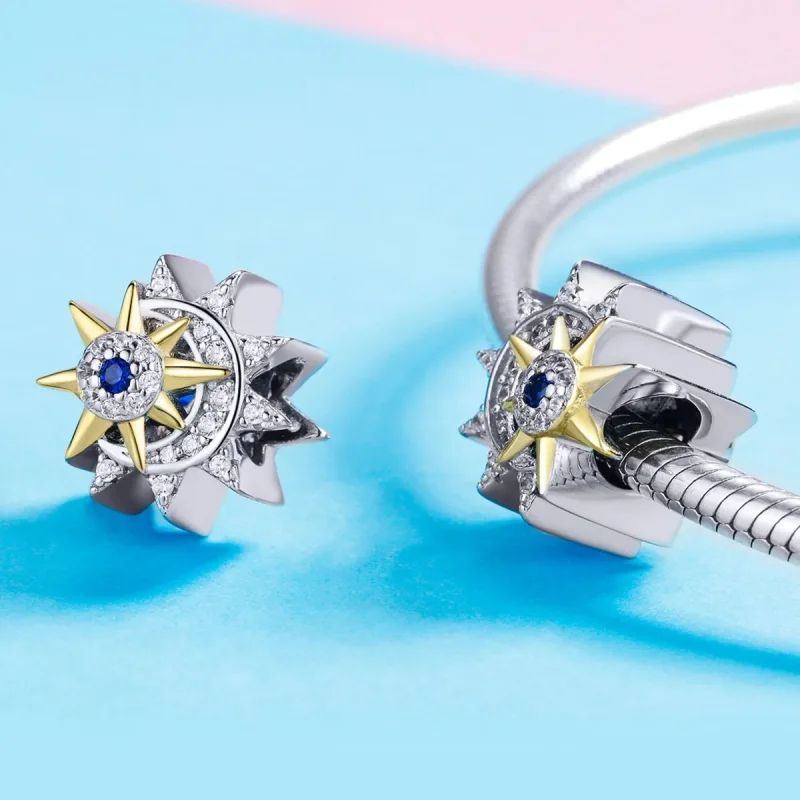(bilde for) Pandora Style Sølv- og Gullbelagt Sun Meets Moon Charm - SCC1137 - Vis 3