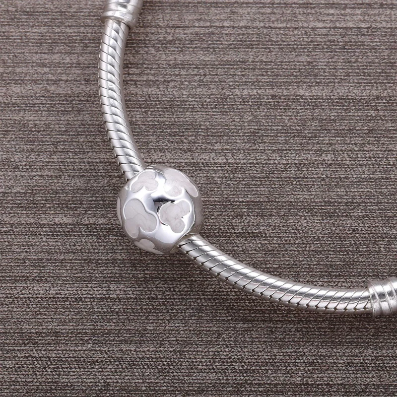 (bilde for) Mikke Mus Mother of Pearl Icon Charm av PANDORA - 7501057370023P - Vis 4