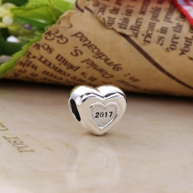 (bilde for) PANDORA Charm Club 2017 Charm - B800538A - Vis 2