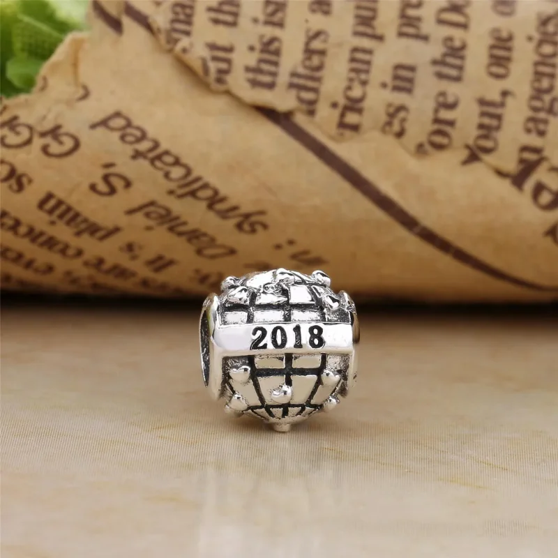 (bilde for) PANDORA Club Charm 2018 - 796602D - Vis 2
