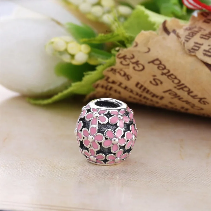 (bilde for) PANDORA Daisy Meadow Charm - 791494EN12B - Vis 4