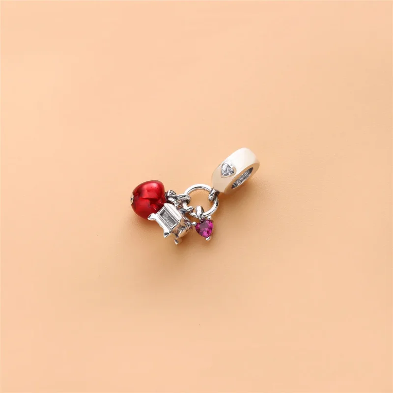 (bilde for) Pandora Disney Snow White sølv dingler med rød og klar cubic zirconia, lysegrønn - Vis 2