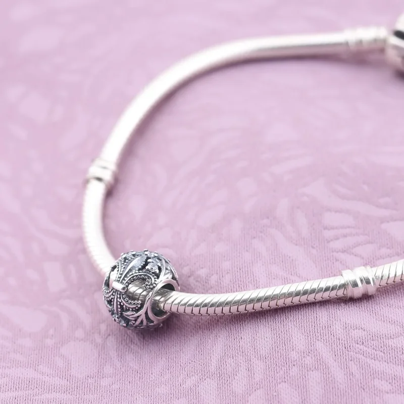 (bilde for) Pandora Fleur de Lis Openwork Charm - 791378CZ - Vis 2