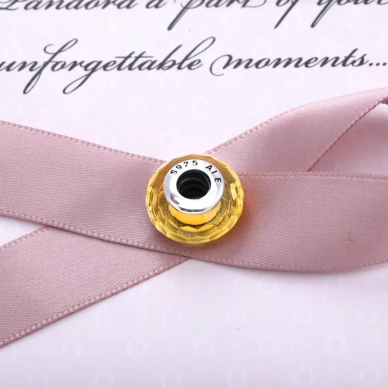 (bilde for) Pandora Gyllent fasettert glasscharm, mellomledd - 791629 - Vis 3